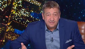 Bayer zsolt író, publicista 11 év után tért vissza a hír tv stúdiójába. Bayer Zsolt Nem Erdekelnek A Felvonulo Ratyik Magyar Narancs