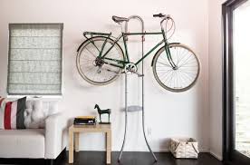 Delta Cycle Michelangelo Gravity Bike Storage Stand Wohnung Platzsparend Fahrrad Wandhalterung Fahrradabstellraum