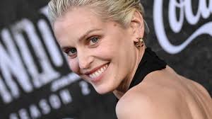 Is anyone else absolutely crushed by the prospect that this could be the  last we ever see of this incredible character? Dedra Meero, so brilliantly  played by Denise Gough. 👏👏👏