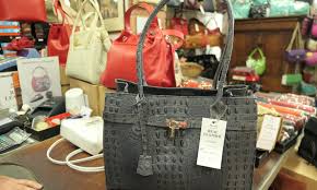 The best places to buy leather in florence. Where To Buy The Best Italian Leather Handbags In Florence Italy Super Savvy Travelers Llc