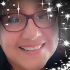 En la primera foto vemos a Demi Lovato en 2022, en la segunda foto vemos a  Demi en 2025, recordemos que la salud m3n•tal si es importante. Nos alegra  ver a Demi