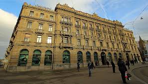 Paradeplatz is a key square in the city of zürich and home to two of switzerland largest banks, credit suisse and ubs. Hedgefonds Pleite Credit Suisse Erwagt Verkauf Notleidender Greensillfonds Aktiva Cash