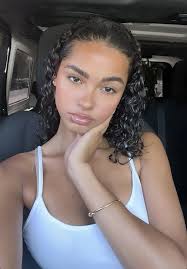 I'm just looking for love and care, someone who truly values me. Looking  for: Kind, loving, and ready to give their heart. https://cutt.ly/qrVlxhsS