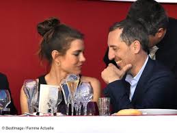 Sa famille est vraiment gentille et généreuse. Gad Elmaleh Ce Qu Il A Accepte De Faire Par Amour Pour Charlotte Casiraghi Femme Actuelle Le Mag