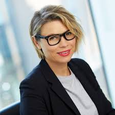 One Question' Series with leaders from media and tech