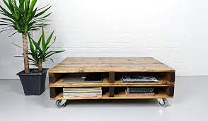 We were needed a support for our living room sofa and chairs so we got this chic diy pallet coffee table with wheels by inspecting the pallets carefully. 26 Pallet Coffee Table Ideas And Projects Home Stratosphere