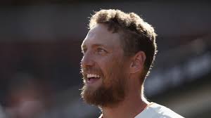 SF Giants Great Hunter Pence Announces Retirement