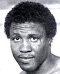 Dee Collier's Instagram, Twitter & Facebook