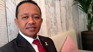 Direkutur rifa capital, bahlil lahadalia memperkirakan perlambatan pertumbuhan ekonomi indonesia masih terjadi sepanjang tahun 2014, dan banyak tantangan yang dihadapi indonesia. Biografi Bahlil Lahadalia Dari Sopir Angkot Menjadi Pengusaha Sukses Voffice