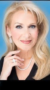 Vicki Babb's Instagram, Twitter & Facebook