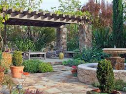 Jardin Mediterraneen 90 Idees Pleines De Soleil Archzine Fr Jardin Espagnol Jardin Mediterraneen Amenagement Jardin