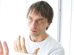 Amazon.com: The Theatre Bizarre : Jeremy Gladen, Guilford Adams, Ameila  Gotham, Liberty Larsen, Amanda Marquardt, Udo Kier, Virginia Newcomb,  Debbie Rochon, Andre Hennicke, Victoria Maurete, Tom Savini, Lindsay  Goranson, Elissa Dowling, Jeff