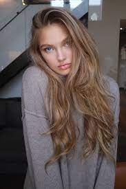 shadow hair so musst du deine haare farben damit sie voller wirken blonde haare mit strahnen haarfarben braun blonde haare