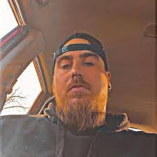 Dale Marling's Instagram, Twitter & Facebook