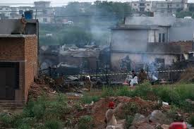 The plane crashed less than a kilometre from the runway at the karachi airport. Pakistani Military Plane Crashes Killing At Least 18 The New York Times