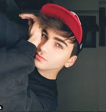 Chicos Tumblr - Quieres el Fb de cesar? unete ah Le Qara | Facebook
