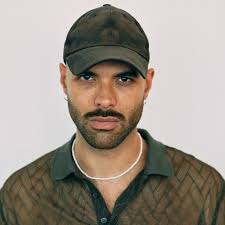 Stream Show Me The Way by Benoit Charron