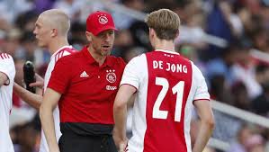 All information about ajax (eredivisie) current squad with market values transfers rumours player stats fixtures news. Key Barcelona Figures Fly To Amsterdam In Fresh Attempt To Snatch Ajax Prodigy De Jong From Psg 90min