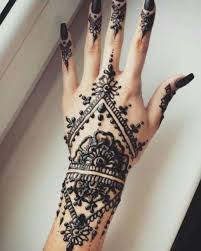 This latest henna art of indian mehndi designs for hands is composed by including fresh fruits, leaves, coffee as well as others into the henna paste. Easy Henna Designs For Hands For Beginners