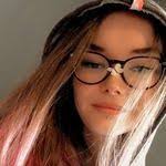 Bobbie Lomax's Instagram, Twitter & Facebook