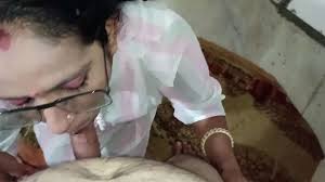 Desi telugu xxx girlfriend blowjob to lover in OYO Hyderabad
