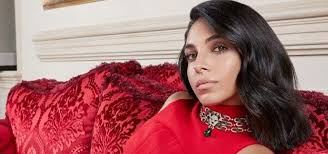 وأثارت الممثلة سلمى أبو ضيف منذ شهور فضول الجمهور، بعد نشرها بعض الصور مع شاب إيطالي، ووصفته أنه حبها الوحيد، موضحة أن هذا الشاب خطيبها وبدأت تظهر معه في مناسبات خارج مصر، لكن قبل فترة قصيرة حذفت كل الصور التي تجمعها به. Ø³Ù„Ù…Ù‰ Ø£Ø¨Ùˆ Ø¶ÙŠÙ Ù…Ù† Ø¥Ø±ØªØ¯Ø§Ø¡ Ø§Ù„Ø­Ø¬Ø§Ø¨ Ø¥Ù„Ù‰ Ø§Ù„Ù…Ù„Ø§Ø¨Ø³ Ø§Ù„Ø¬Ø±ÙŠØ¦Ø© ÙˆÙ…Ø§ Ù‚ØµØ© Ø­Ø¨ÙŠØ¨Ù‡Ø§ Ø§Ù„Ø¥ÙŠØ·Ø§Ù„ÙŠ