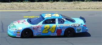 Gordon is now a minority owner in hendrick motorsports, but the man who runs what is considered the most successful team in nascar history wants gordon to take over for him. Nascarman On Twitter On This Day In 2000 Jeff Gordon S Peanuts Paint Scheme Was Unveiled At Sonoma Raceway Done To Commemorate The 50th Anniversary Of The Comic Strip Gordon Drove The Car