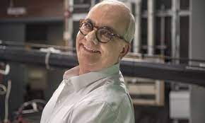 Formado em comunicação pela facha — depois de ter largado no terceiro ano o curso de engenharia da puc (puc/rj) iniciou a carreira jornalística em meados de 1975. Cikjttqjq0ftdm