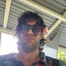 Apologies if ive ever looked at you like this. I mean well.