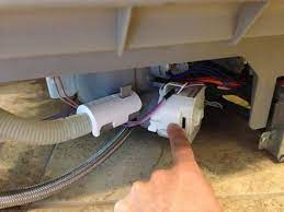 Finally, the last common problem associated with bosch dishwashers is that the dishwasher does not properly dry the dishes. Bosch Dishwasher Not Draining Leaving Standing Water After The Wash Cycle Completes Terrycaliendo Com