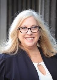 Apryl Halstead's Instagram, Twitter & Facebook