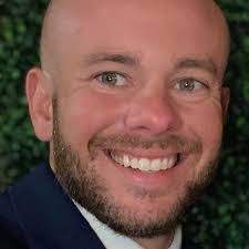 Chris Houk's Instagram, Twitter & Facebook