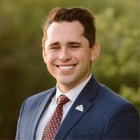 600+ perfiles de «Raburn»