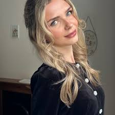 We are hiring a very exciting role at REFY. Senior Marketing Manager.