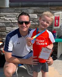 Happy 30th Birthday Linds! 🎉🎊 Little man and I love you! 😘