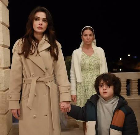 Club - În serialul La marginea lumii Episodul 23: Alya începe să lucreze în  spital...Rezumatul este în comentarii ⬇ | Facebook