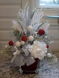 White Red Silver Christmas Arrangement Christmas Floral Arrangements Christmas Flower Arrangements Christmas Centerpieces Diy