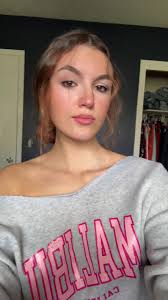 Hannah Hardee (@hannahh2244)