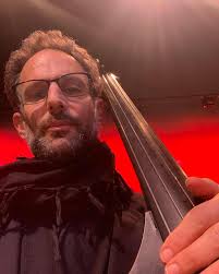 Do you want a lovely evening out tonight? Wine and Christmas Jazz tonight  with a great jazz quintet at C'est la Vine ￼downtown Richmond. I'll be sing  and playing guitar with Jonathan