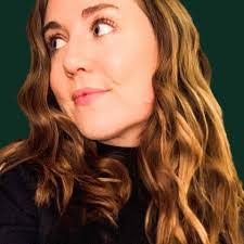 Janette Bell's Instagram, Twitter & Facebook