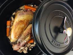 Bon Dimanche A Tous Et Bon Appetit Au Menu Ce Midi Une Belle Pintade Mijotee Dans Mon Nouveau Joujou Staub Cocotte Frenchtouch F Food Pork Turkey