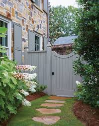26 Fantastic Side Yard Garden And Pathway Design Ideas Decoradeas In 2020 Garden Gate Design Landscape Stepping Stones Backyard Landscaping