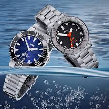 Seiko approached the topic of diver's watch responsibly and uncompromisingly from the beginning, recognizing that human lives might depend on the functionality of such a timepiece, and considered the diver's watch as a business unit that made developments later. Understated Divers A Comparison Test Of The Oris Aquis Date And Sinn U50 Watchtime Usa S No 1 Watch Magazine