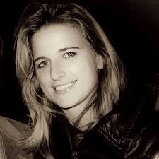 Meredith Singer (@mascommdigital) • Facebook