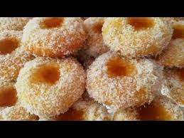 Gateaux A La Noix De Coco Et Confiture Facile Et Recette Cuisine Marocaine Youtube Gateau Noix De Coco Recettes De Cuisine Recette Gateau Coco