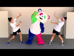 Tutti gli elementi sono leggeri e facili da trasportare, ma capaci di resistere all'incontenibile energia dei bambini! Candy Bu Tutorial Canzoni Per Bambini Coreografia Balletto Candy Bu Youtube Canzoni Per Bambini Balletto Per Bambini Youtube