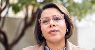 Dianne Juhl's Instagram, Twitter & Facebook