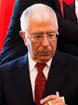 Çiftlik bank adında bir sistem kuran ve mehmet aydın öldü iddiası bugün sosyal medya sıkça dile getirilmişti. Mehmet Aydin Wikipedia