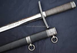 Die eisenscheide ist versilbert und mit einer dunkelblauen belederung versehen. Hitler Youth Leader Dagger By Rzm M7 36