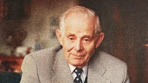 Berthold blev fanget af tyskerne og tvunget til at samle lig i  Theresienstadt: Han fortalte først om det mange år senere